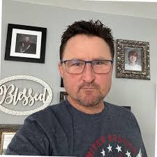 Alex Steffens's Instagram, Twitter & Facebook