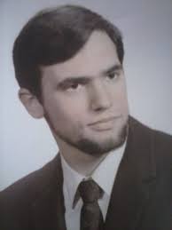 He who stops to tie his shoes during a lion's chase will die neatly dressed.