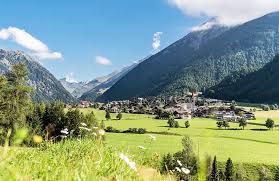 Als bergsteigerdorf ist das beschauliche valsertal der perfekte einstieg in die hochgebirgswelt am tuxer hauptkamm, zugleich stehen auch viele ziele für alltagswandernde bereit. Vals Bei Muhlbach Sudtirol Tipps Fur Ihren Urlaub In Vals