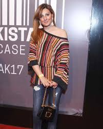 Amber Liaqat At Red Carpet Of Made In Pakistan 2017 Fashion Jungle By Amberliaqat Amberliaqat Madeinpakistan Long Sleeve Dress Dresses With Sleeves Fashion