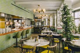 Cococo Luxury Restaurant A Must Visit Spot In St Petersburg Cafe Interior Restaurant Interior Paris Restaurants