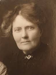 Henrietta Andrews's Instagram, Twitter & Facebook