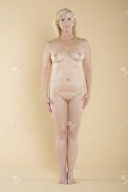 立っている裸の中年女性の完全な長さの写真素材・画像素材 Image 18779303