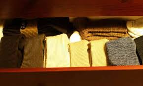 On winter days and humid and rainy days, you should pay more attention to the arrangement of your clothes. Removing Odors From Dresser Drawers House Cleaning And Stain Removal Tips