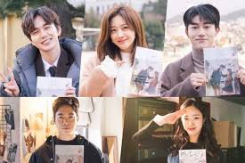 My strange hero is a romantic comedy about a man (yoo seung ho) who is falsely accused of committing violence against another student (kwak dong i'm kay, creator and author of kdrama kisses. My Strange Hero Cast Bids Farewell To Drama As It Nears Its End Soompi