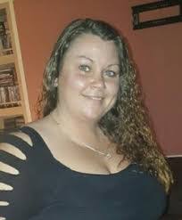 Robin Knotts's Instagram, Twitter & Facebook