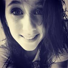 Nina Moser (@_ninaalein_)