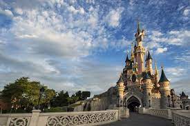 Walt disney travel company discover the magic at walt disney world, disneyland paris and onboard with two magical parks and a host of imaginatively themed hotels, disneyland paris is an. Disneyland Paris Tickets Und Die Besten Tipps Fur Deinen Besuch