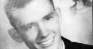 Edward Byron's Instagram, Twitter & Facebook