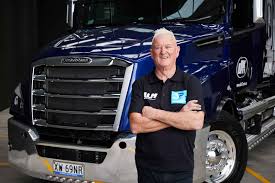 Flinders Highway bridge reopens as water subsides