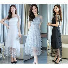 Terlihat juga banyak maskapai penerbangan yang sudah menggunakan model batik kerja untuk seragam pramugari dan awak. Model Kebaya Dress Terbaru 2019 Kristen Fashionita