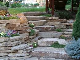 17 Tolle Ideen Fur Gartenmauer Aus Naturstein Fur Den Garten Steingarten Gestalten Natursteine Garten Und Steingarten