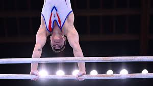 Nos anos seguintes, a ginástica se transformou em um esporte definido com pontuação e provas padronizadas. Jbsmj2icktbohm