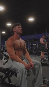 NOAH SILK (@noahsilk)