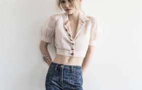 Check out latest actor & actress photos, celebrity images, movie pictures from bollywood, tamil, telugu, kannada, malayalam & hollywood. Wallpaper Look Girl Wall Sweetheart Jeans Actress Blonde Blouse Beautiful Lily Rose Melody Depp Lily Rose Melody Depp Images For Desktop Section Devushki Download