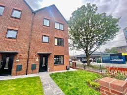 4 bedroom house bradford, from £75. Properties To Rent In Manchester Bradford Manchester Lancashire Nethouseprices Com