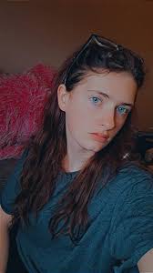 Hi I'm Brenna I'm the creator of this group I personally love dnd I've been  playing it since I was a child The class that I mainly ran was a rogue why