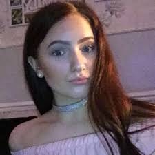 Lavinia Morris (@laviniacaprise)