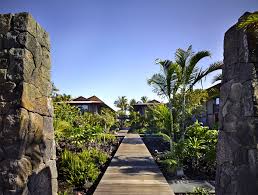 Landscaping ideas for the hawaiian islands. Hawaiian Pavilions With Beautiful Tropical Landscape Interiorzine