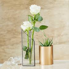 Cut anemones will last between three and five days in a vase if given proper care. Most Beautiful Flower Vases Design To Decorate Your Table