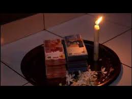 Cerita horor babi ngepet babi bertingkah seperti manusia tidur harus pake bantal diduga ngepet tak bisa kembali ke. Status Wa Lucu Nungguin Hasil Ngepet Youtube