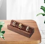 Amazon.com: Generic Soporte de exhibición de anillos de madera, decorativo,  exquisito organizador de anillos para mostrador de joyas, exhibiciones de  ...