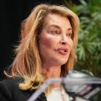 Victoria Couch's Instagram, Twitter & Facebook