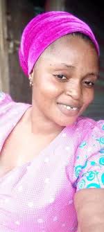 NO MATTER HOW RICH YOU ARE, THOSE WHO WILL DIG YOUR GRAVE ARE THOSE  COMMONERS YOU AVOIDED WHILE ALIVE. RICH PEOPLE DON'T DIG GRAVES. LOWER YOUR  PRIDE, BE HUMBLE AND RESPECT EVERYONE.