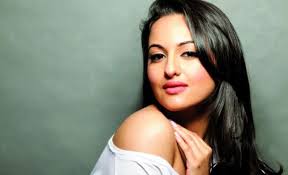 Sonakshi sinha in red saree. Sonakashi Sinha S Chic Hairstyle