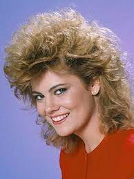 Popular hairstyles of the 1980s included permed curls, crimped styles, soft cuts, feathered waves (think farrah fawcett), and most importantly, teased roots. 9hxxgohpk565km