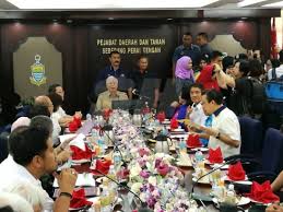 Pejabat daerah dan tanah seberang perai tengahgovernment office, 230 metres east. November 2017 Page 375 Portal Sinarharian