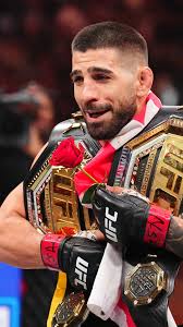 Vitor Belfort anuncia próxima luta no UFC com Uriah Hall, em janeiro