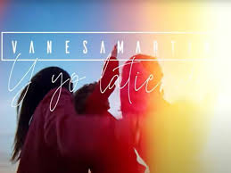 Eva González protagonista inesperada del último vídeo de Vanesa Martín