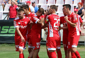 Uta arad will compete in the liga ii and in cupa româniei. Foto Uta È™i A Prezentat Noul Echipament Suporterii Sunt DezamÄƒgiÈ›i Aiurea SÄƒrÄƒcie Mare Austeritate È™i Trebuia SÄƒ Joace In Dungi Chiar AÈ™a Greu E De InÈ›eles Liga 2