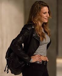 Serenay Sarikaya Moda Stilleri Siyah Sort Moda