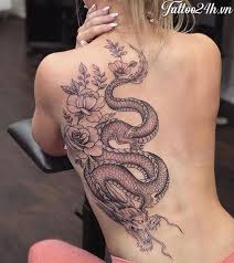 Tattoo hình rắn hổ mang ở cánh tay. NgÆ°á»i Má»‡nh Thá»• Nen XÄƒm Hinh Gi Cach Lá»±a Chá»n Hinh XÄƒm Há»£p Má»‡nh Thá»•