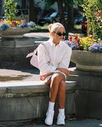 Her youtube channel features make up tutorials, video blogs, and travel blogs. Emma Ellingsen Bio Age Height Single Nationality Body Measurement Career