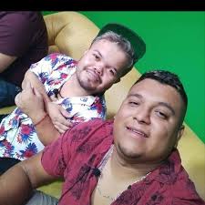 ÚLTIMAHORA 🚨 Una riña en una cantina en las calles Juan Méndez y  Arramberri dejó como saldo un muerto y un lesionado en plena calle del  primer cuadro de la ciudad. 🛑