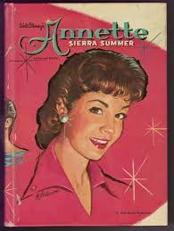 Summer Whitman's Instagram, Twitter & Facebook