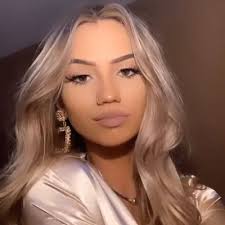 Abbie Hall's Instagram, Twitter & Facebook