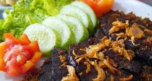 Perlu dipilih daging yang tak berlemak tetapi juga tak terlalu. Resep Gepuk Daging Sapi Khas Sunda Cocok Buat Lauk Makan Siang