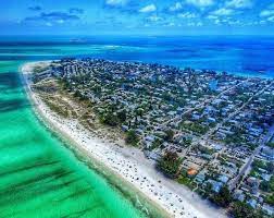 Families and couples alike will appreciate the unspoiled beaches that stretch the length of the seven mile barrier island. Anna Maria Island What To Expect Anna Maria Vacation Rentals Florida Dreams
