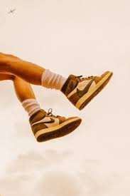 Love Fall Travis Scott Shoes Aesthetic Shoes Sneakers Wallpaper