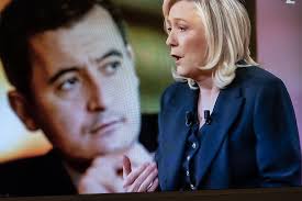 Deux personnages animés par la même névrose, la même obsession négative des musulmans. Darmanin Le Pen La France Est Desormais En Campagne Electorale
