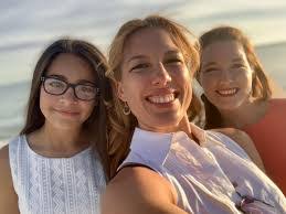 Kathryn Bauer's Instagram, Twitter & Facebook