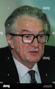 Roland dumas hi-res stock photography and images