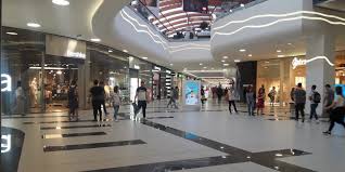 The most recent mall to open in the city, shopping city timisoara is slightly further afield than iulius mall, but still has all the amenities any mall may have, along with a massive carrefour. Cinema City TimiÈ™oara Htc