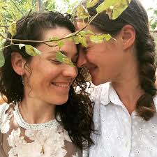 Happy Fall y'all! Join us this Thursday (Dec12) for a cozy evening of music  with Ledford McLaughlin & Co at @honeymoonmeads 8pm. We look forward to  seeing you soon!