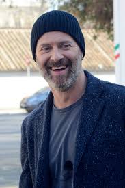 What happens if it's not a married couple which goes to a marriage counselor but a pair of cheaters? Terapia Di Coppia Per Amanti Warner Bros Entertainment Italia