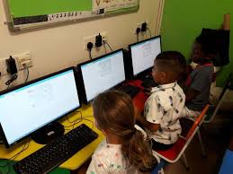 De 3 ans à 18 ans (de la maternelle à la terminale), les élèves bénéficient d'une éducation française de qualité, incluant des cours culturels, sportifs, techniques et scientifiques. Les Ecoles A Kuala Lumpur Que Choisir Ecole Locale Ou Ecole Francaise